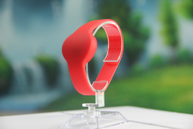 硅膠腕帶驅(qū)蚊手環(huán)定制生產(chǎn)工藝 硅膠腕帶驅(qū)蚊手環(huán)定制生產(chǎn)工藝