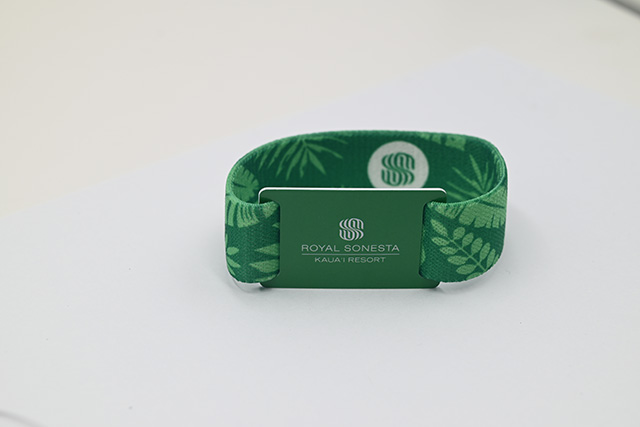 和接觸式IC卡相比，非接觸式卡有什么樣的優(yōu)點(diǎn)？